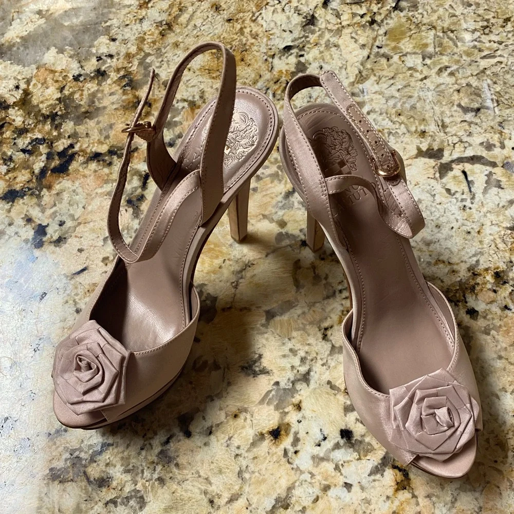 Vince Camuto Lively - Picture 1 of 6